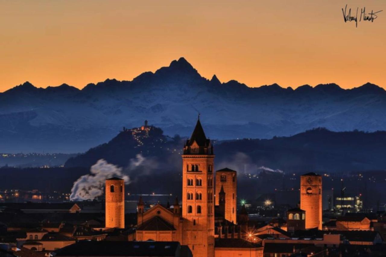 Alba La Capitale Delle Langhe Apartment Bagian luar foto